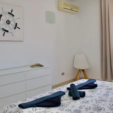 Harbor Ocean View Apartment *