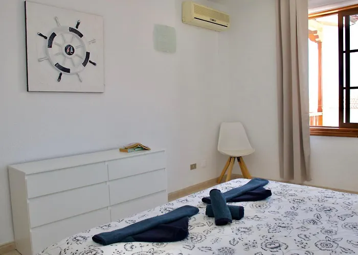 Harbor Ocean View 公寓 *